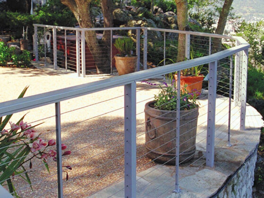 Residential cable railing installation